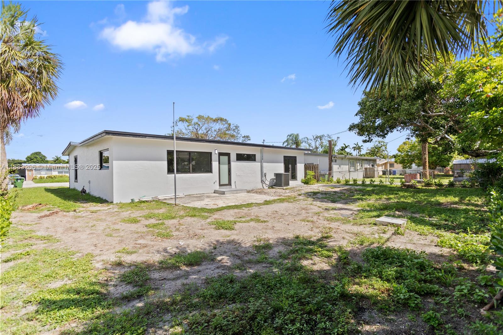 LAUDERDALE MANORS ADD - Residential