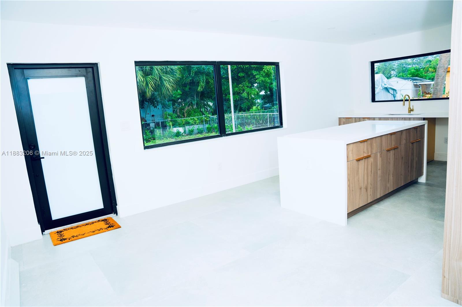 LAUDERDALE MANORS ADD - Residential