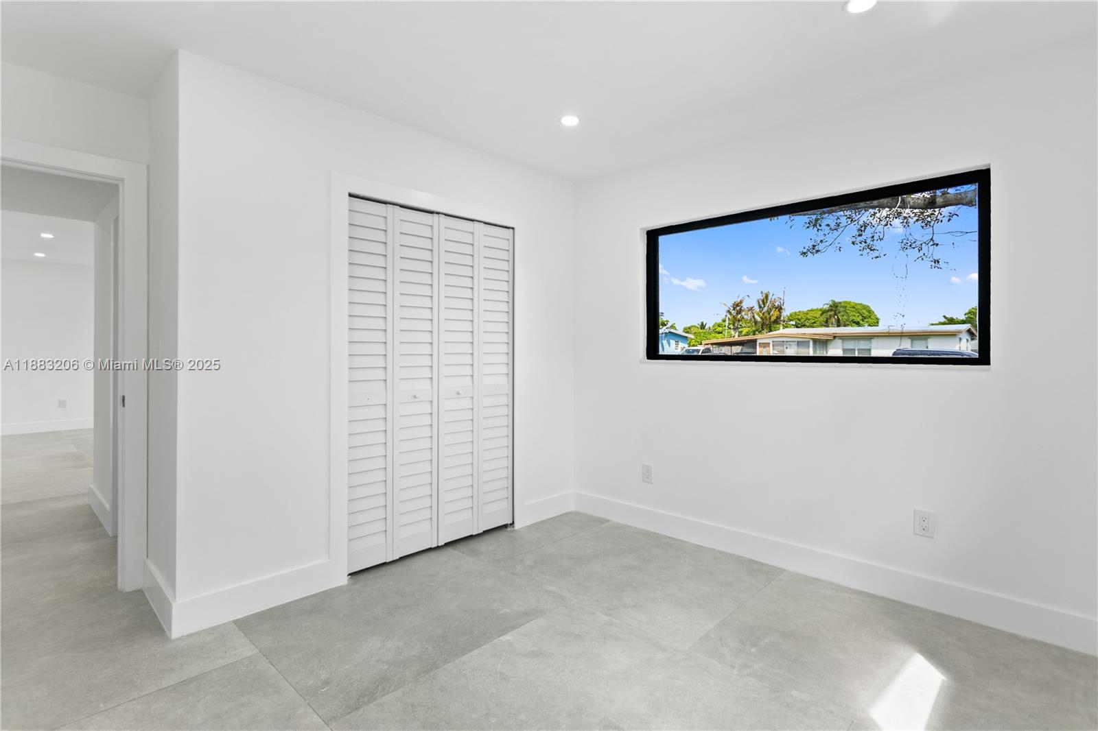 LAUDERDALE MANORS ADD - Residential