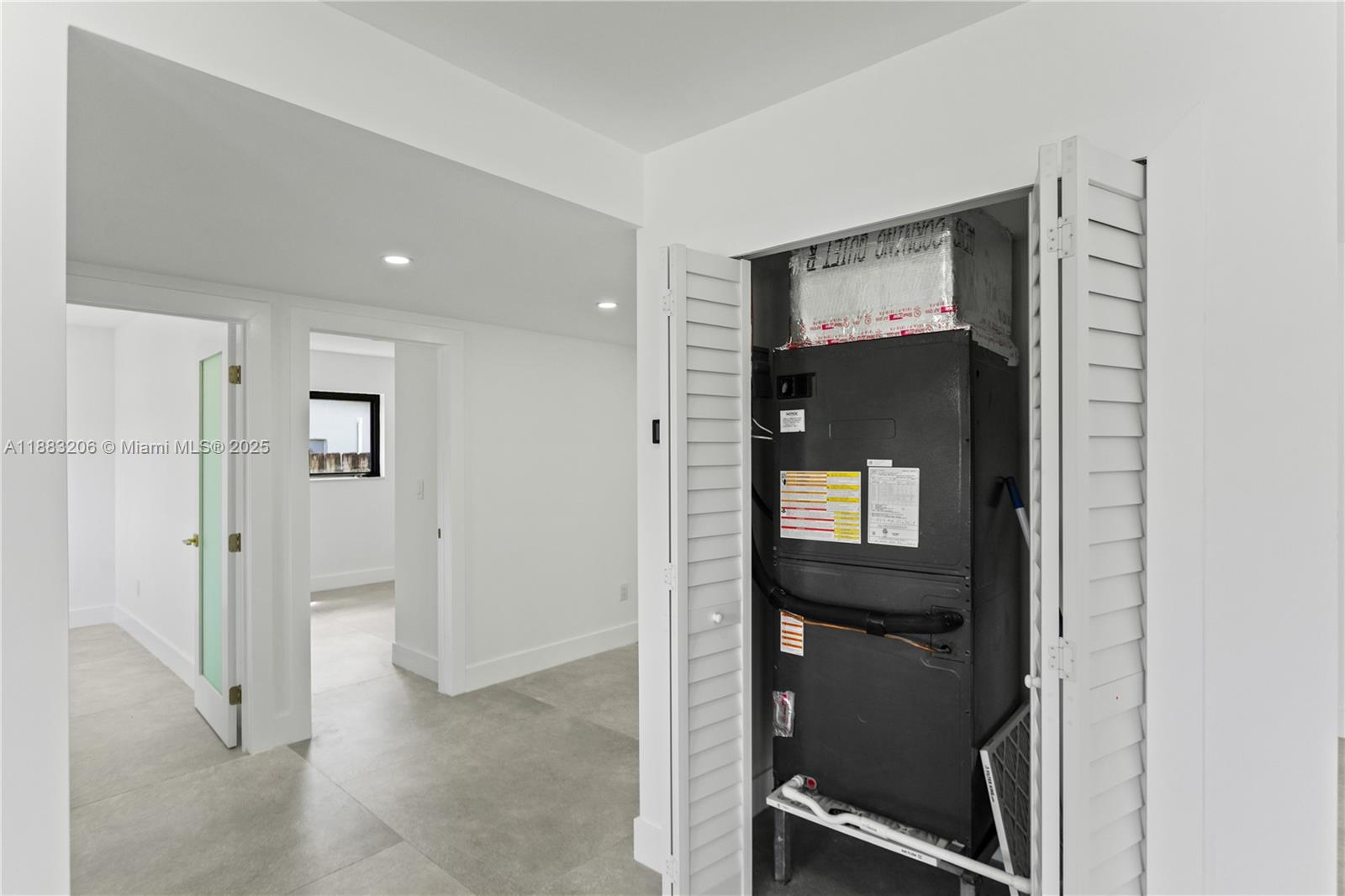 LAUDERDALE MANORS ADD - Residential