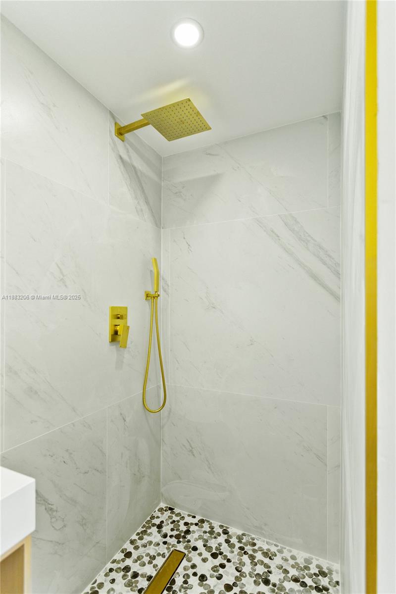 LAUDERDALE MANORS ADD - Residential