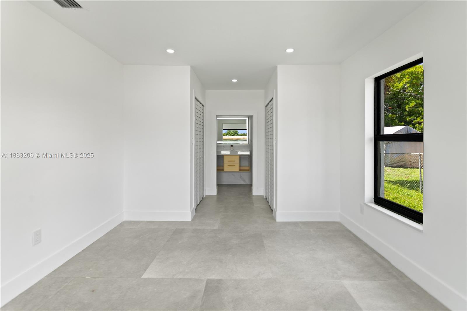 LAUDERDALE MANORS ADD - Residential