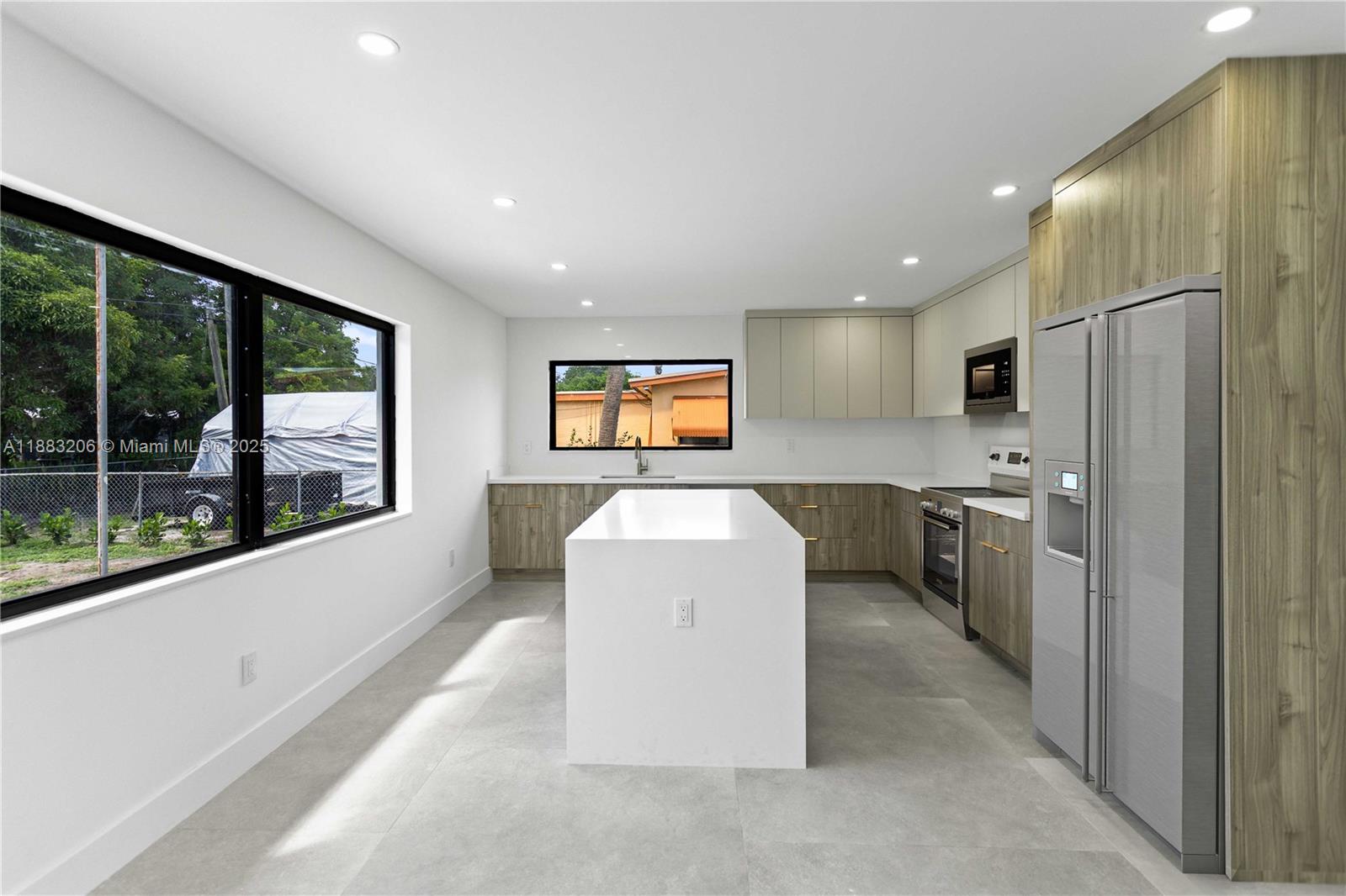 LAUDERDALE MANORS ADD - Residential