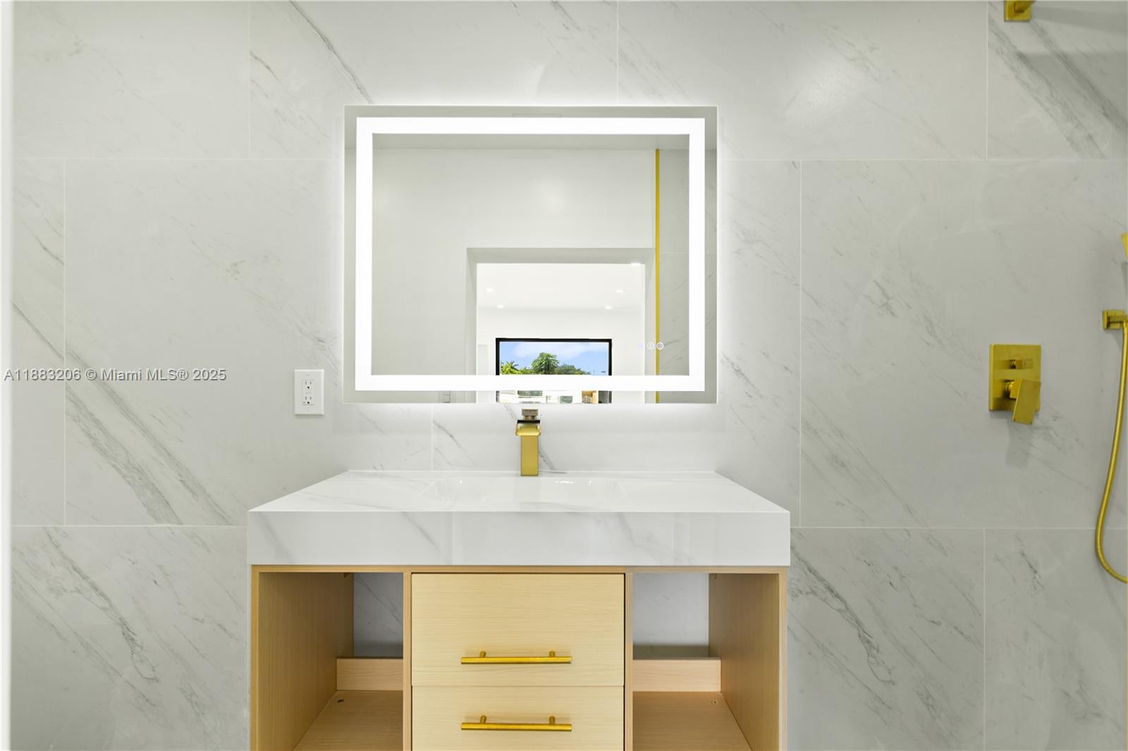 LAUDERDALE MANORS ADD - Residential