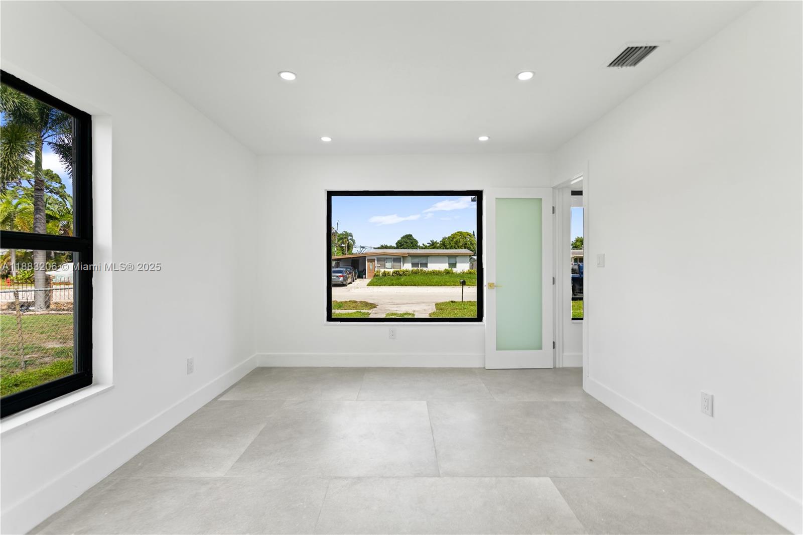 LAUDERDALE MANORS ADD - Residential