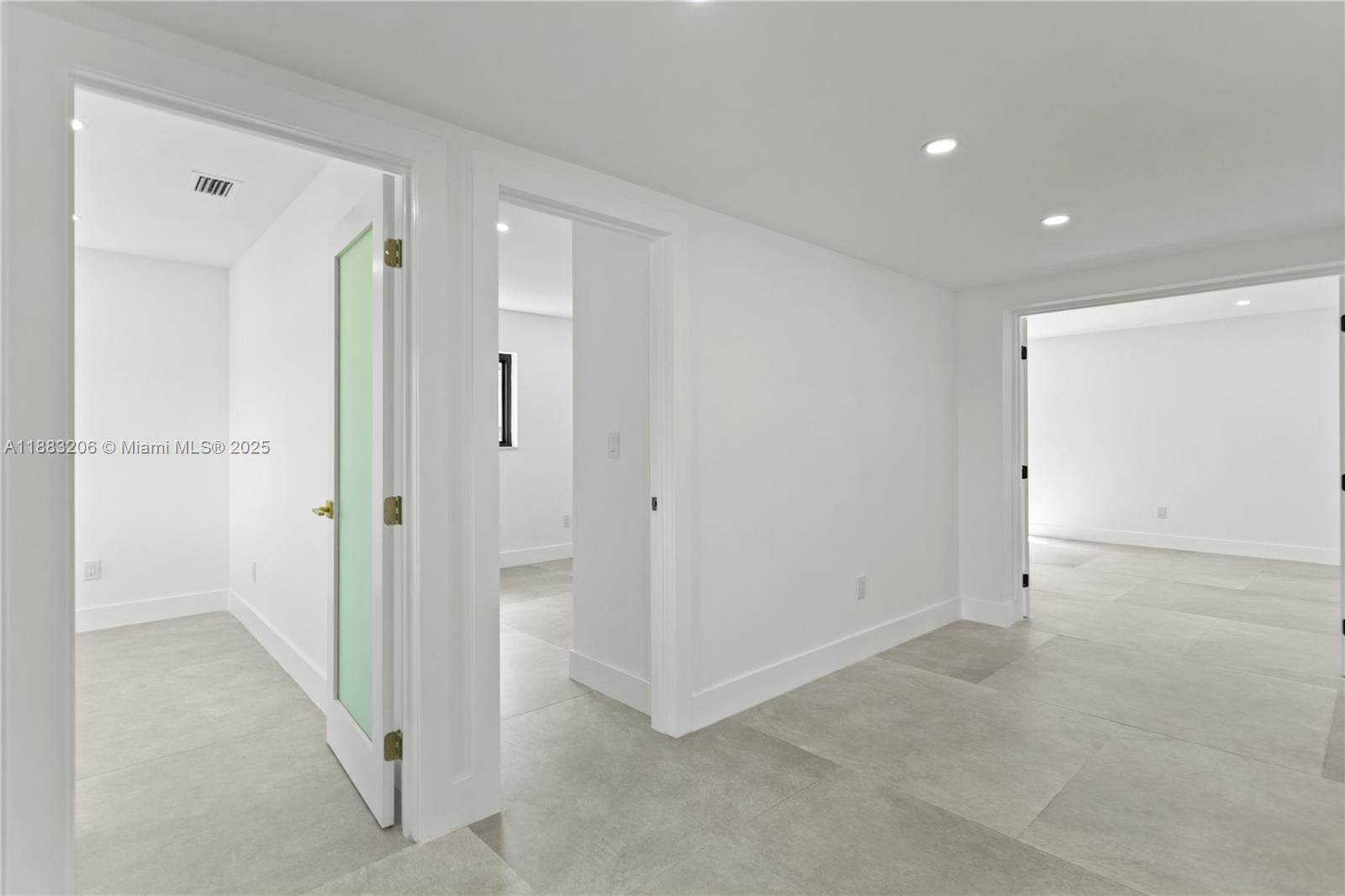 LAUDERDALE MANORS ADD - Residential