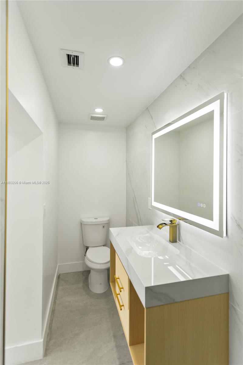 LAUDERDALE MANORS ADD - Residential