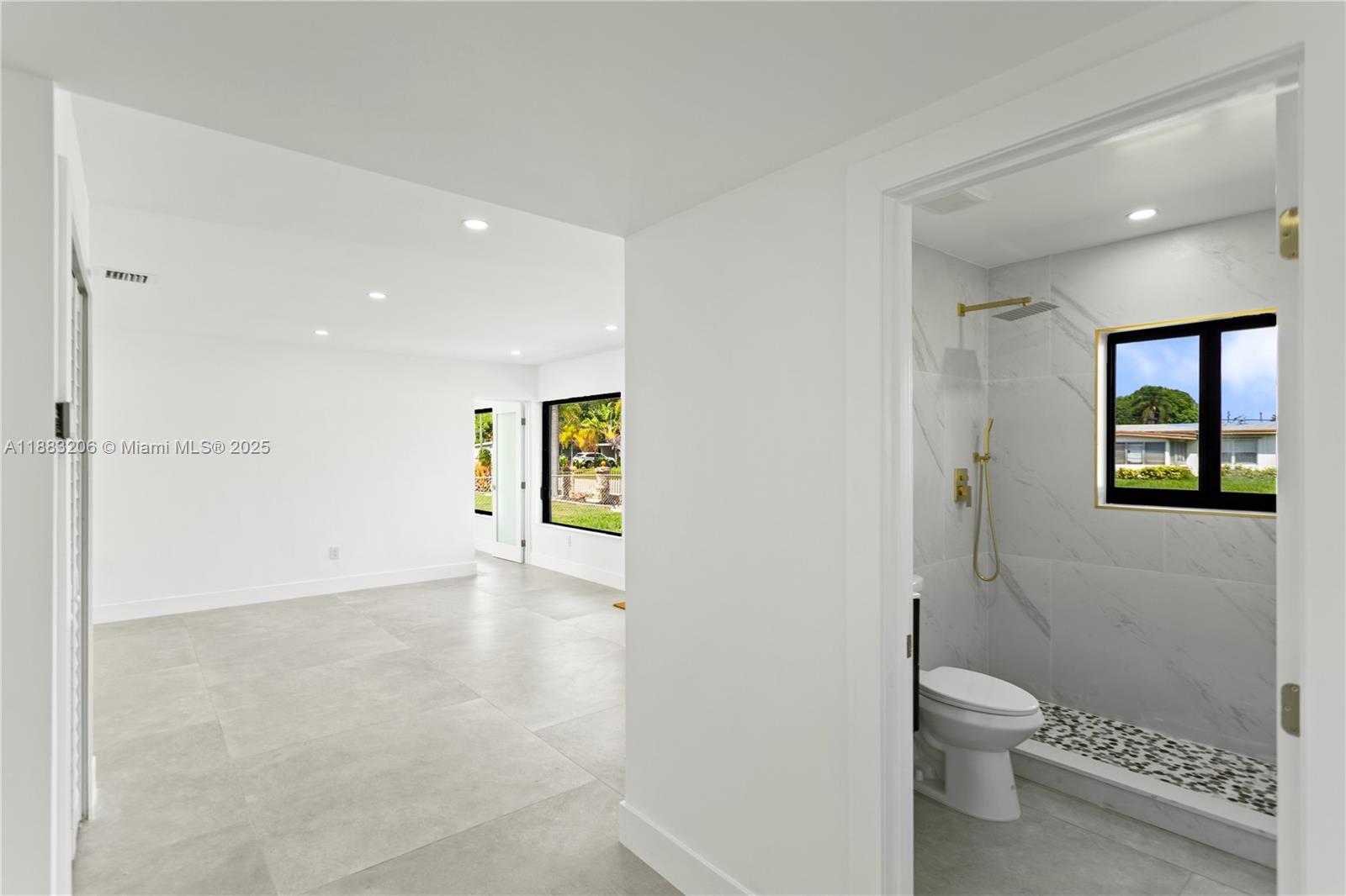 LAUDERDALE MANORS ADD - Residential