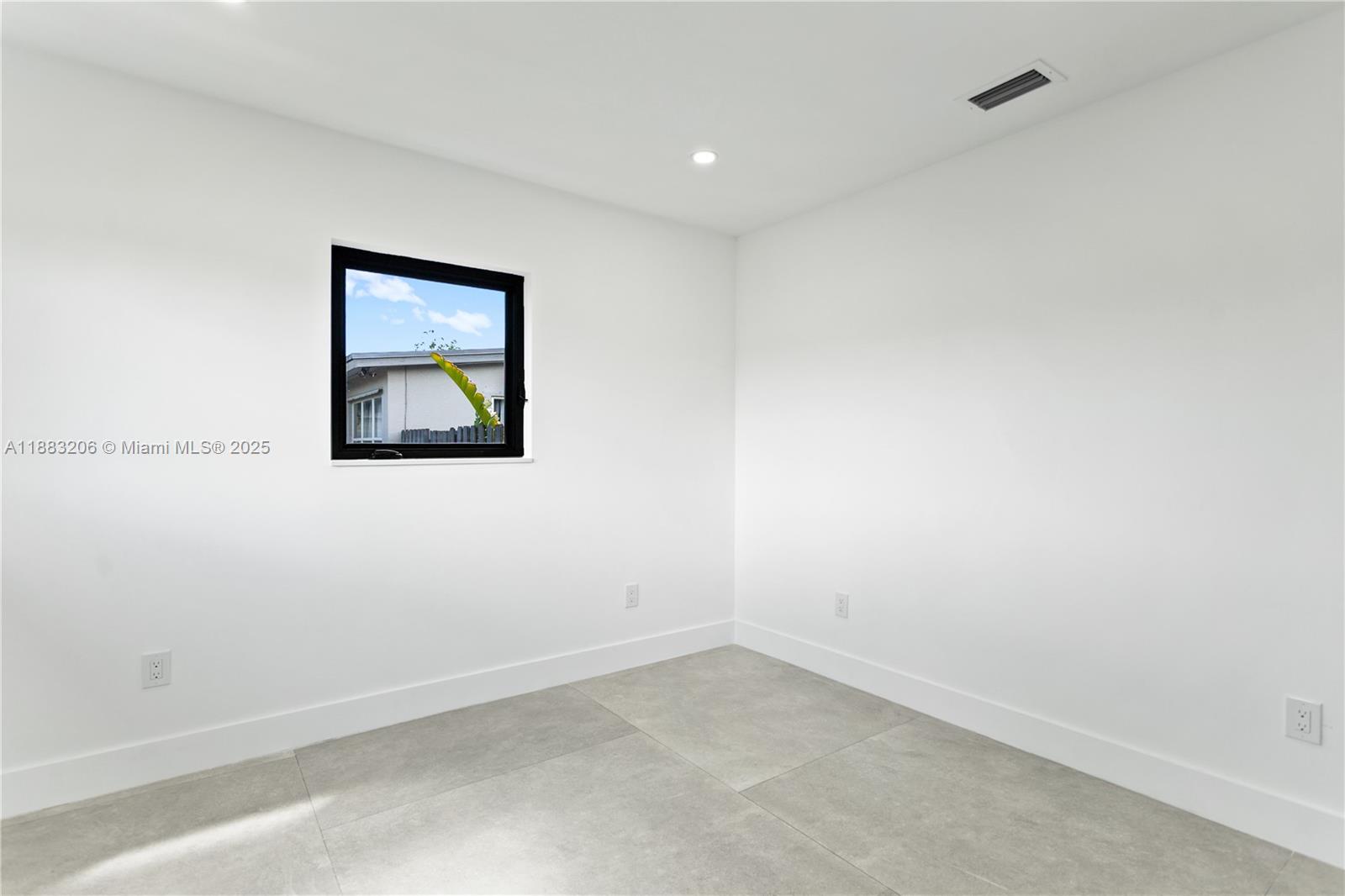 LAUDERDALE MANORS ADD - Residential