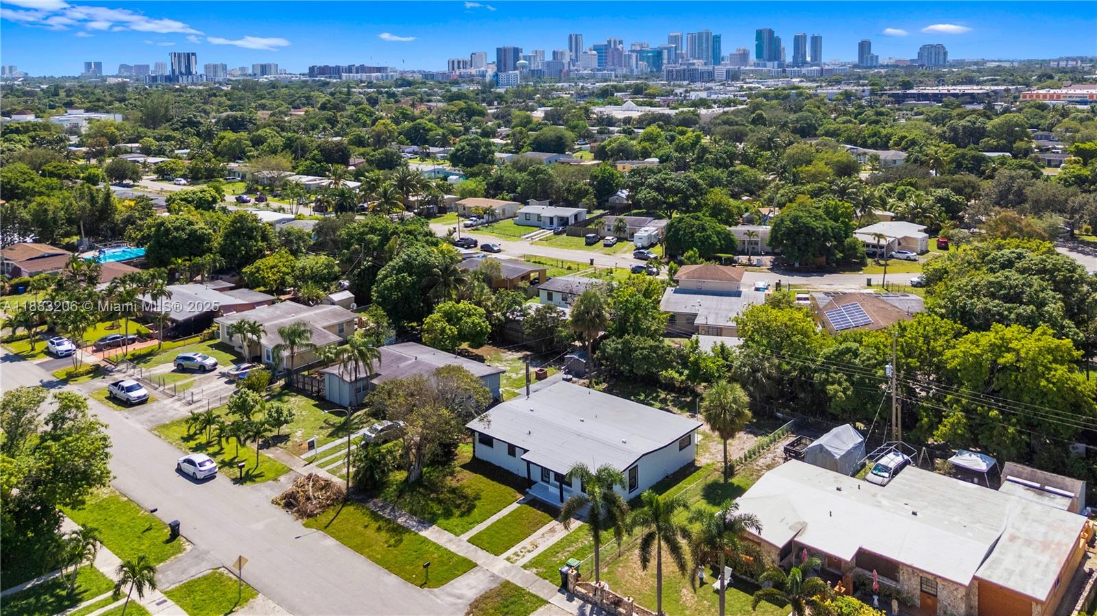 LAUDERDALE MANORS ADD - Residential