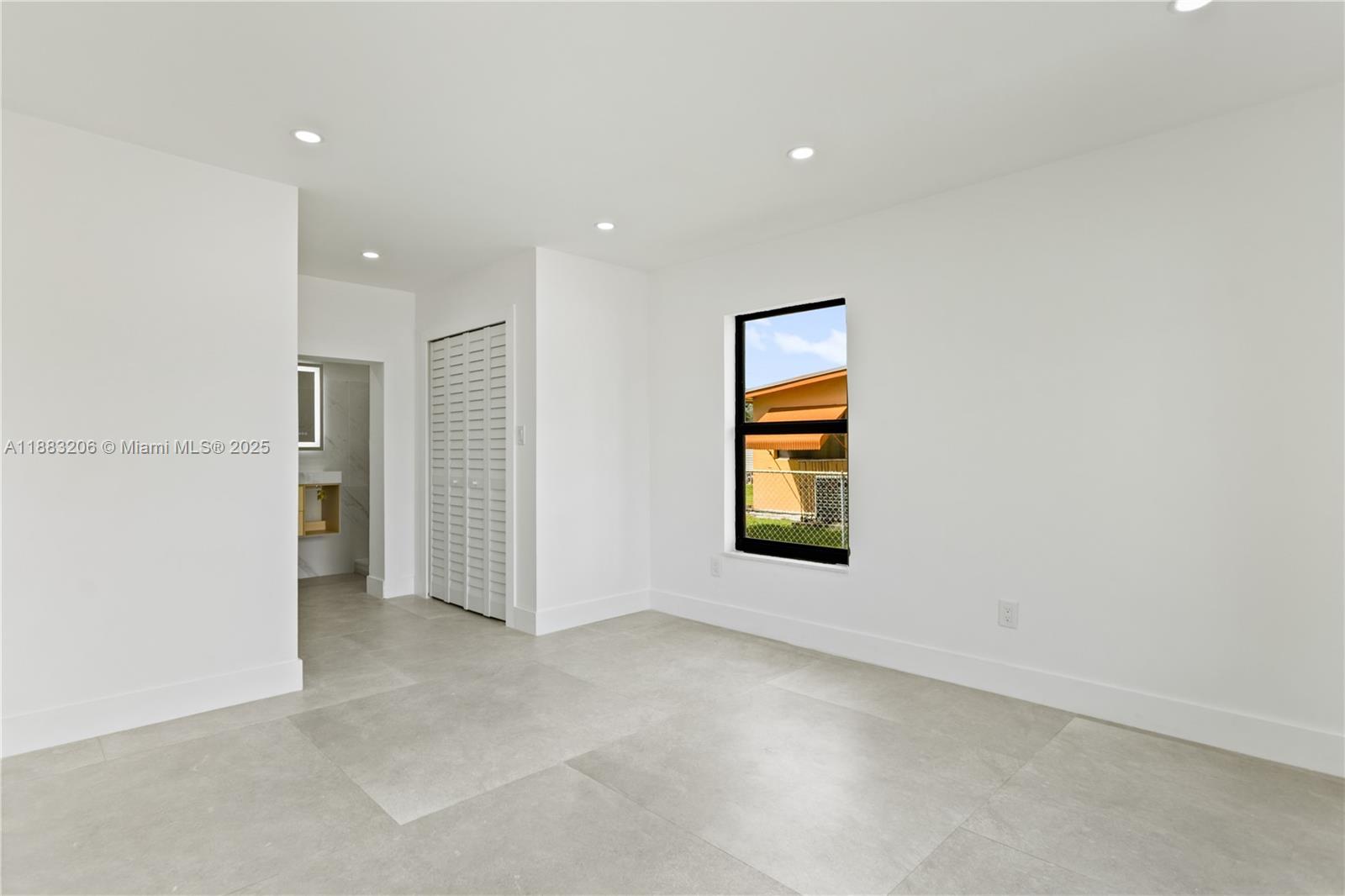 LAUDERDALE MANORS ADD - Residential