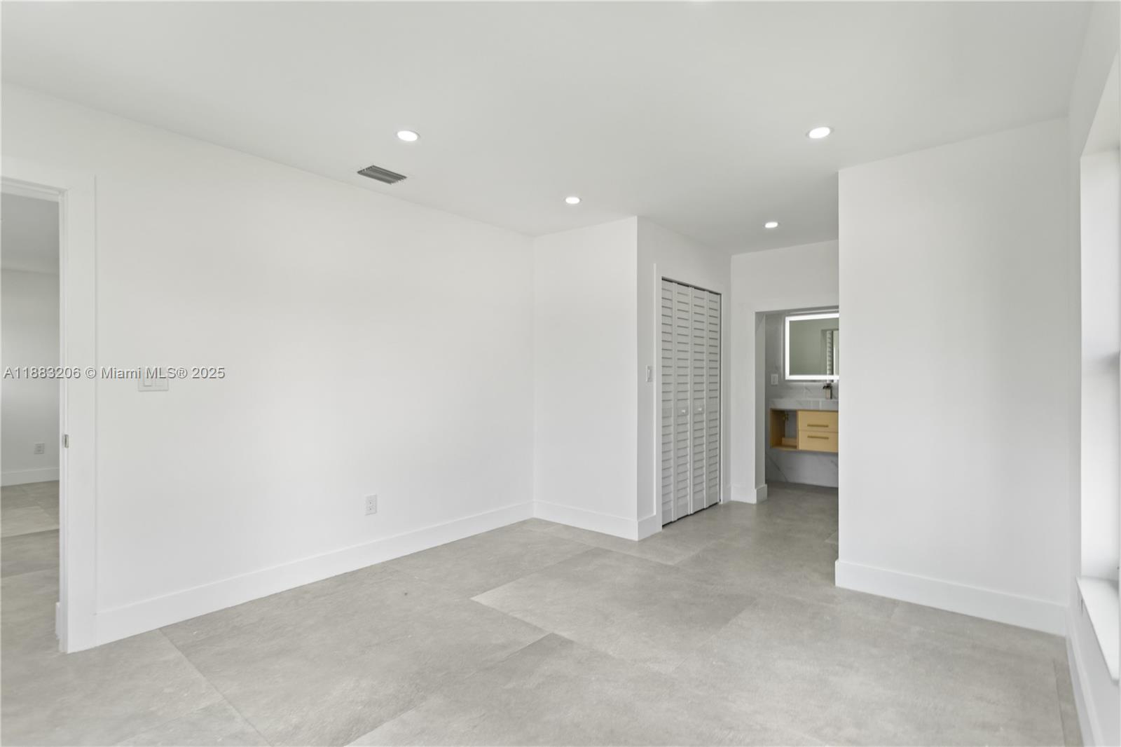 LAUDERDALE MANORS ADD - Residential