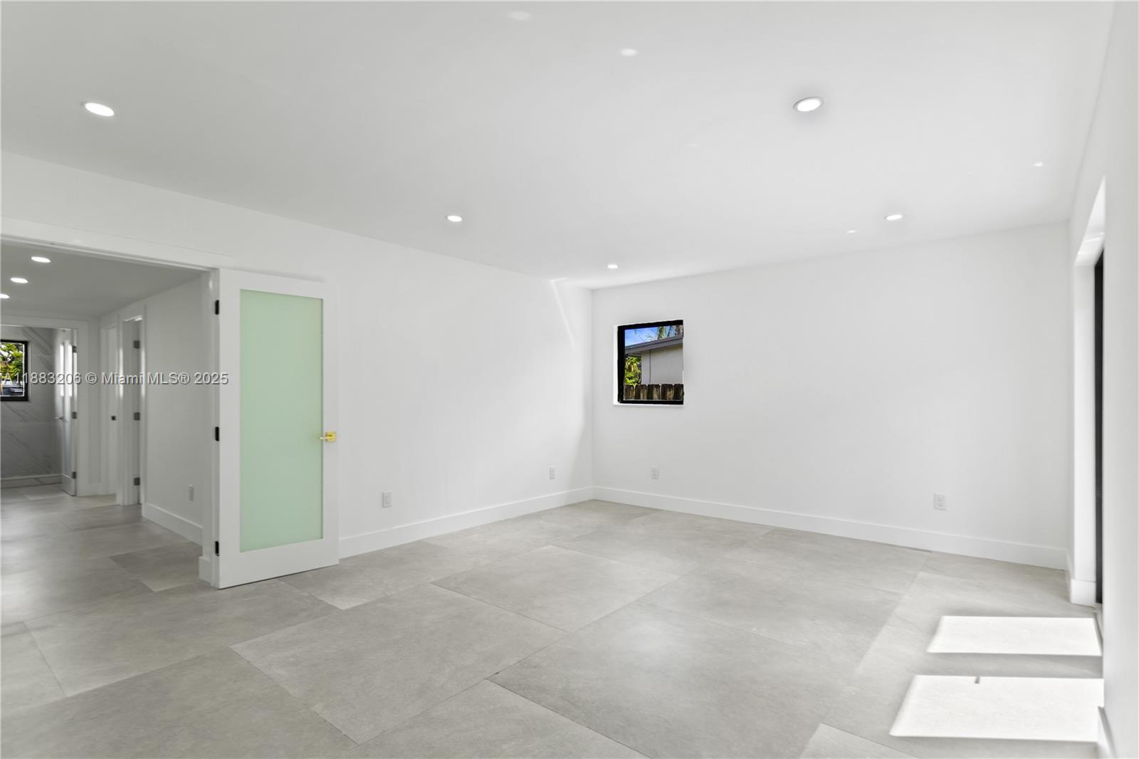 LAUDERDALE MANORS ADD - Residential