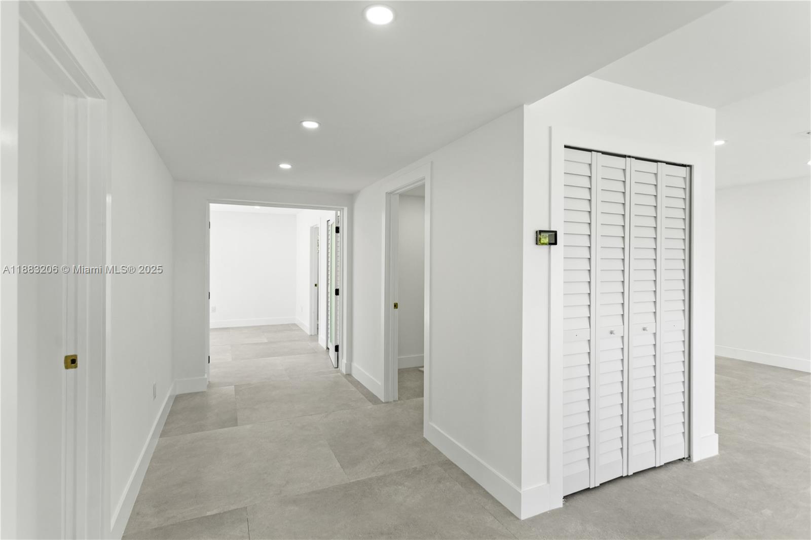 LAUDERDALE MANORS ADD - Residential