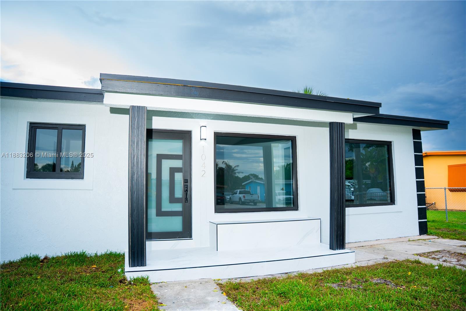 1042 NW 13th St