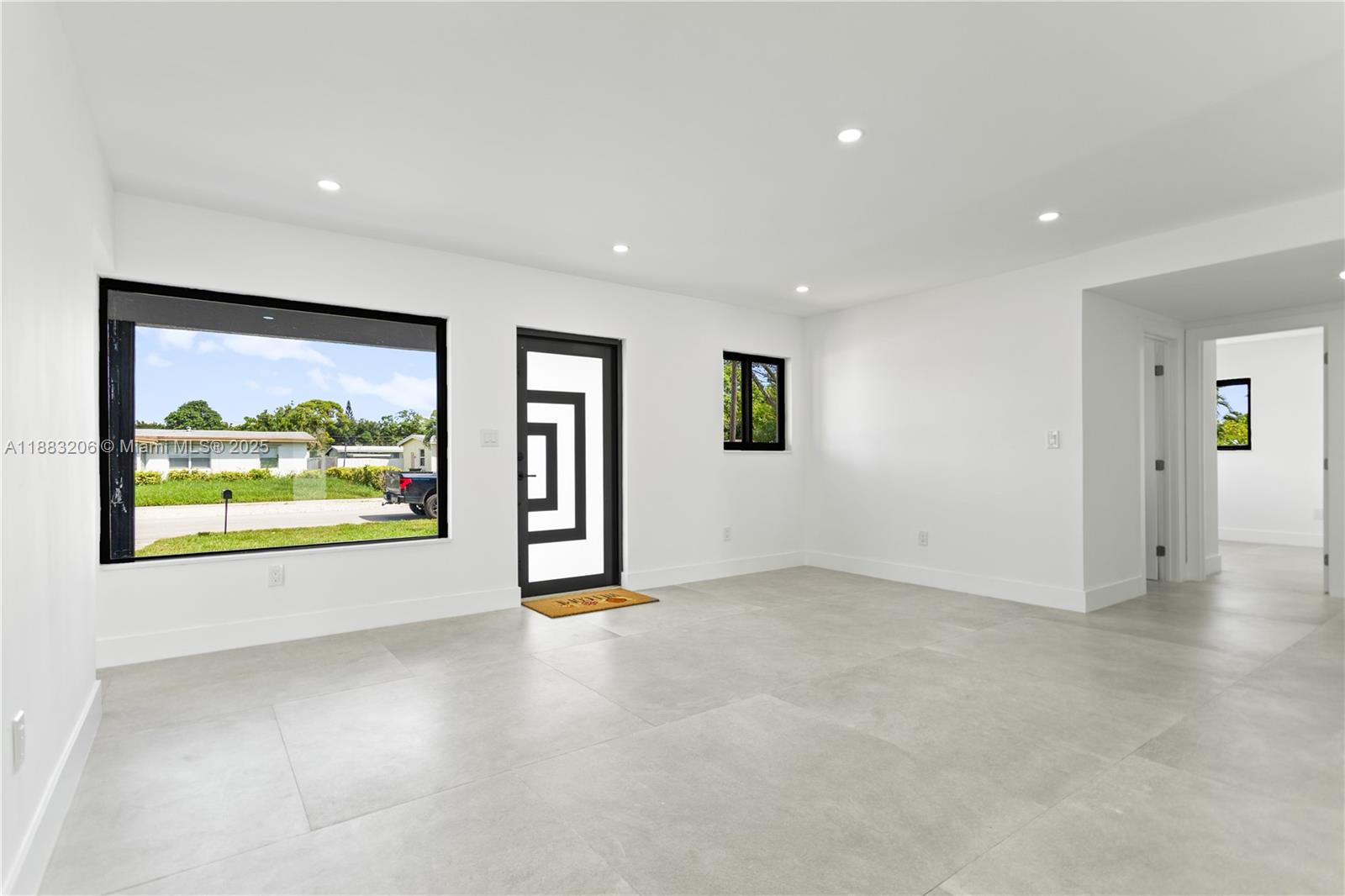 LAUDERDALE MANORS ADD - Residential