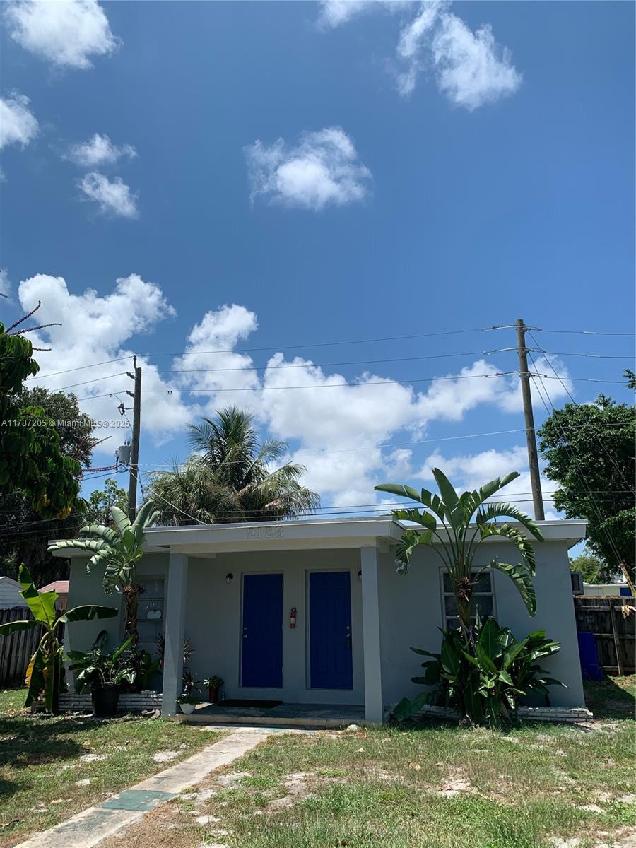 2123 Wilson St W, Hollywood, Broward County, Florida - 1 Bathrooms - 