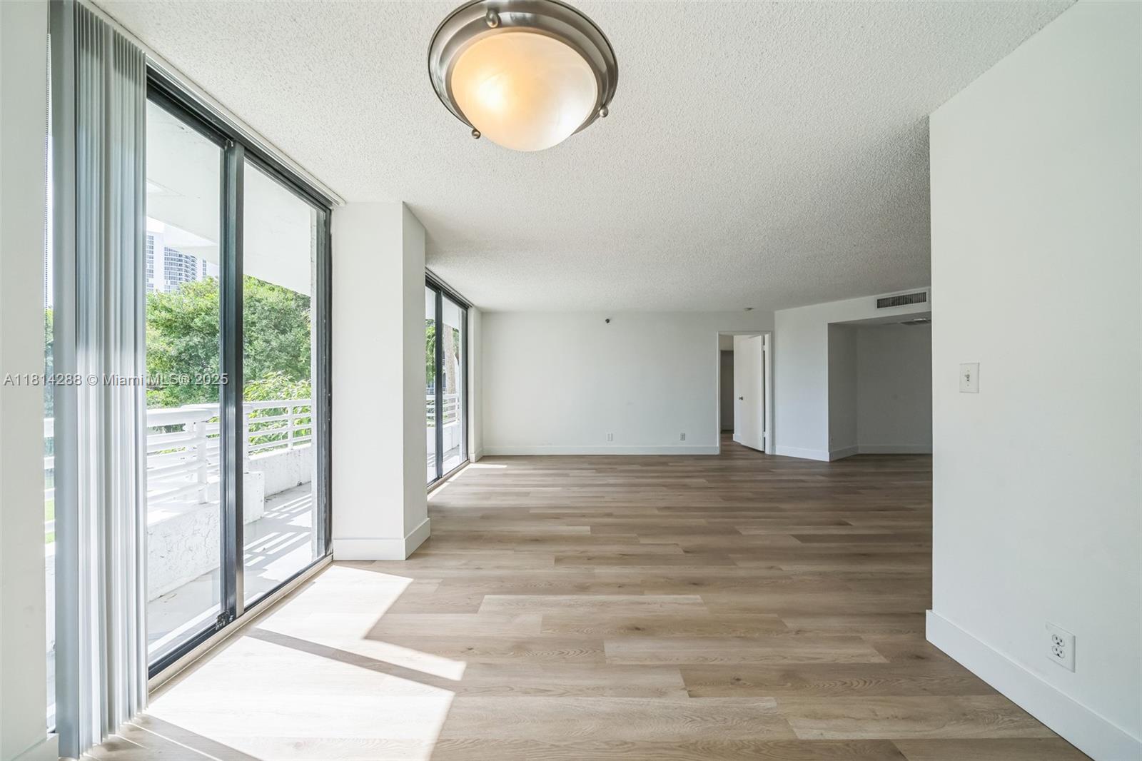 PARC CENTRAL AVENTURA EAS - Residential