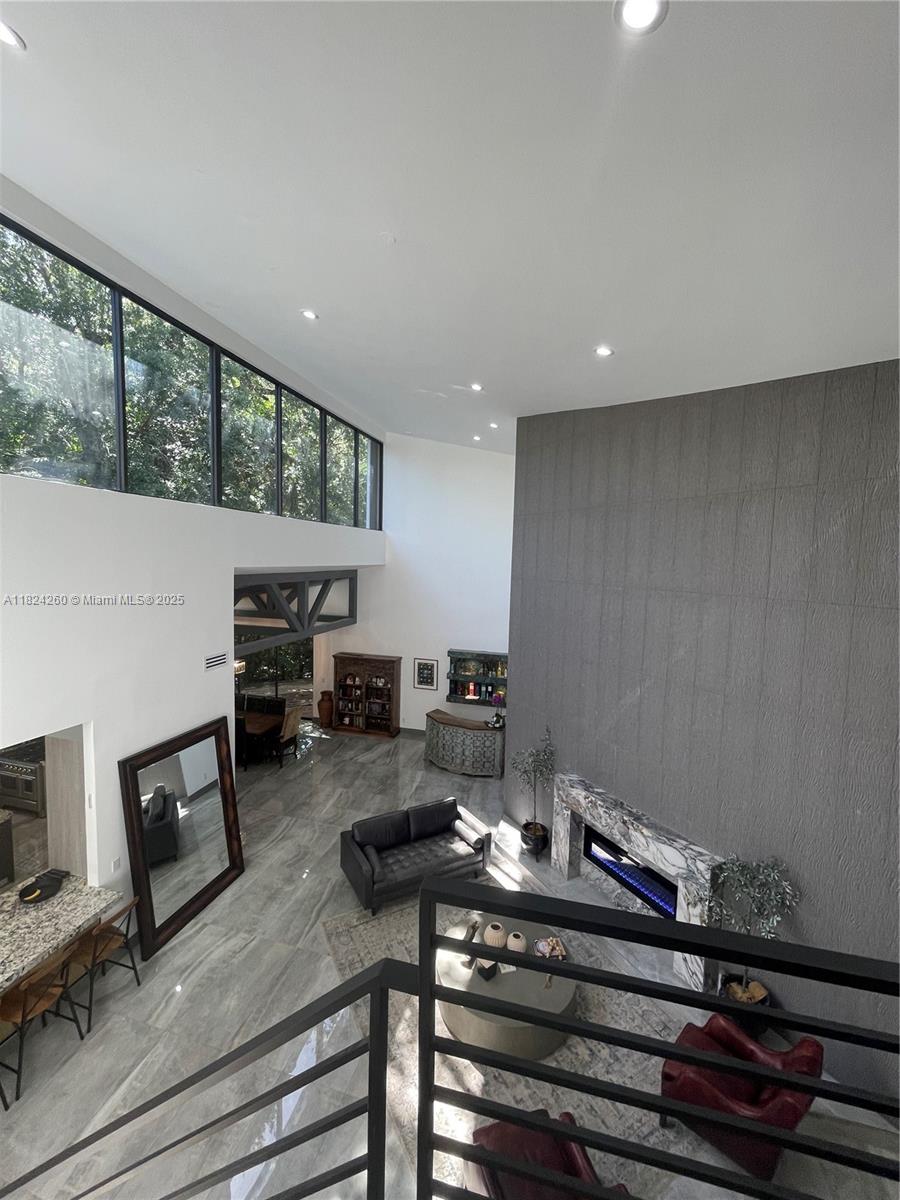 OAK POINT - Residential