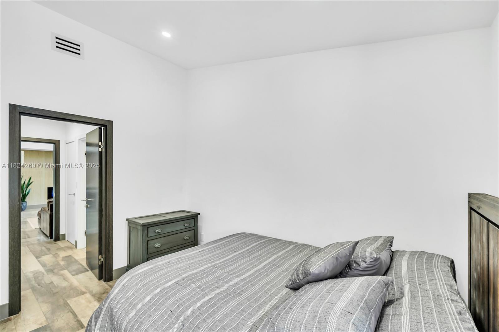 OAK POINT - Residential