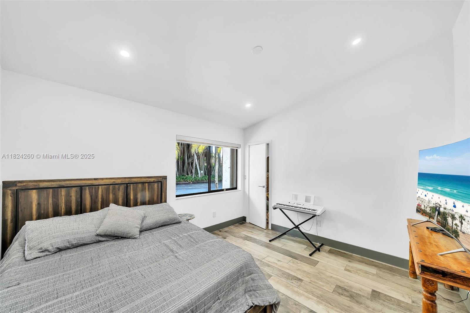 OAK POINT - Residential