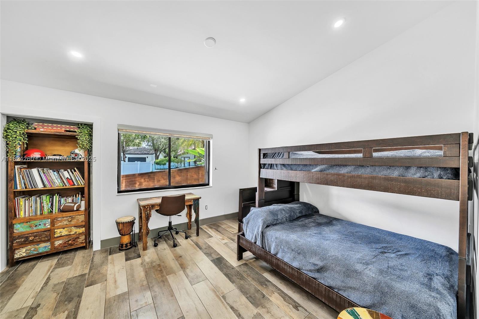 OAK POINT - Residential