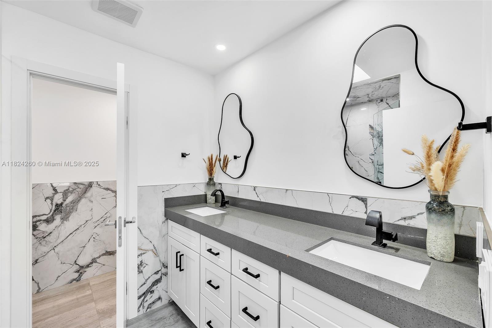 OAK POINT - Residential