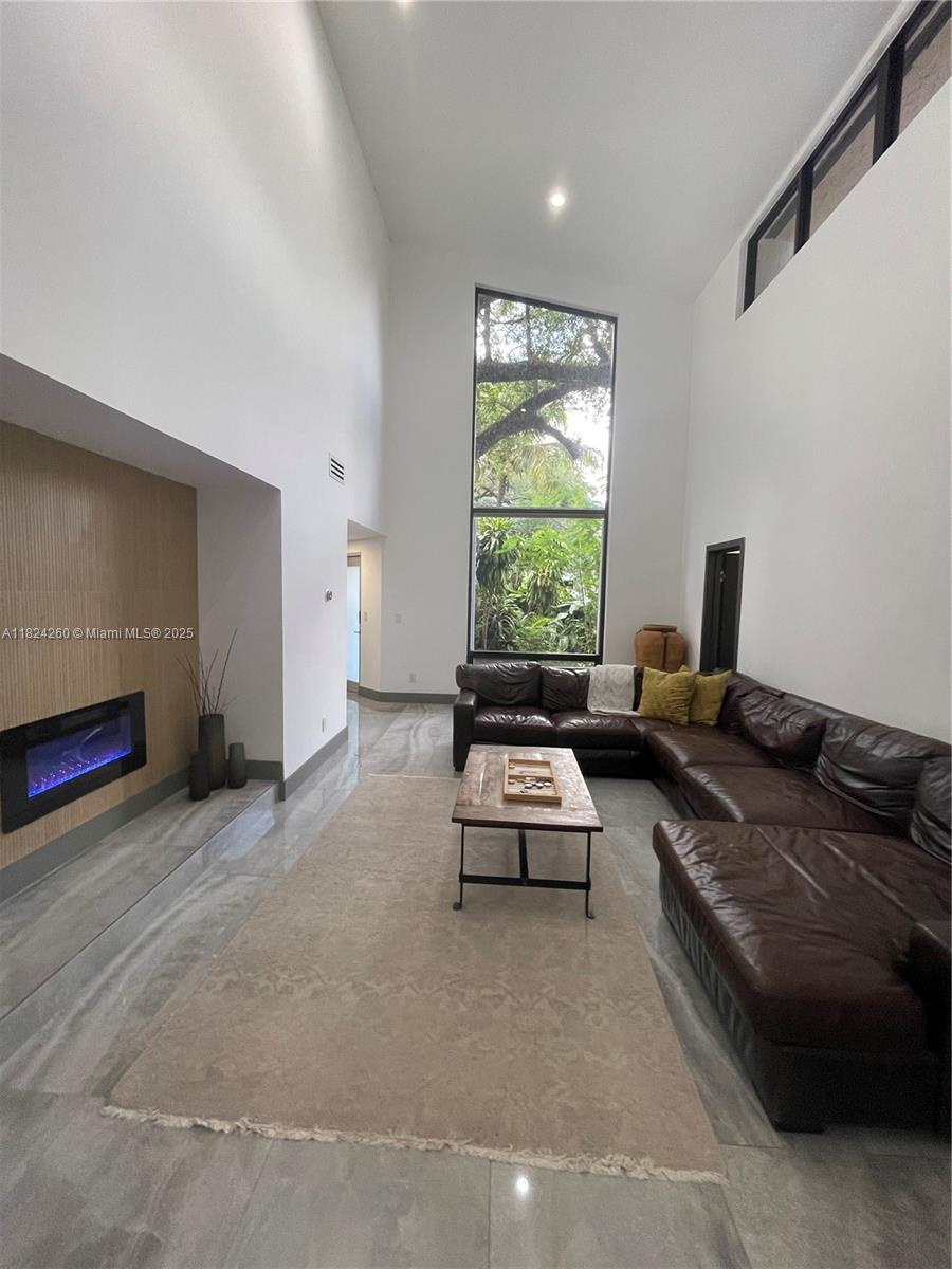 OAK POINT - Residential