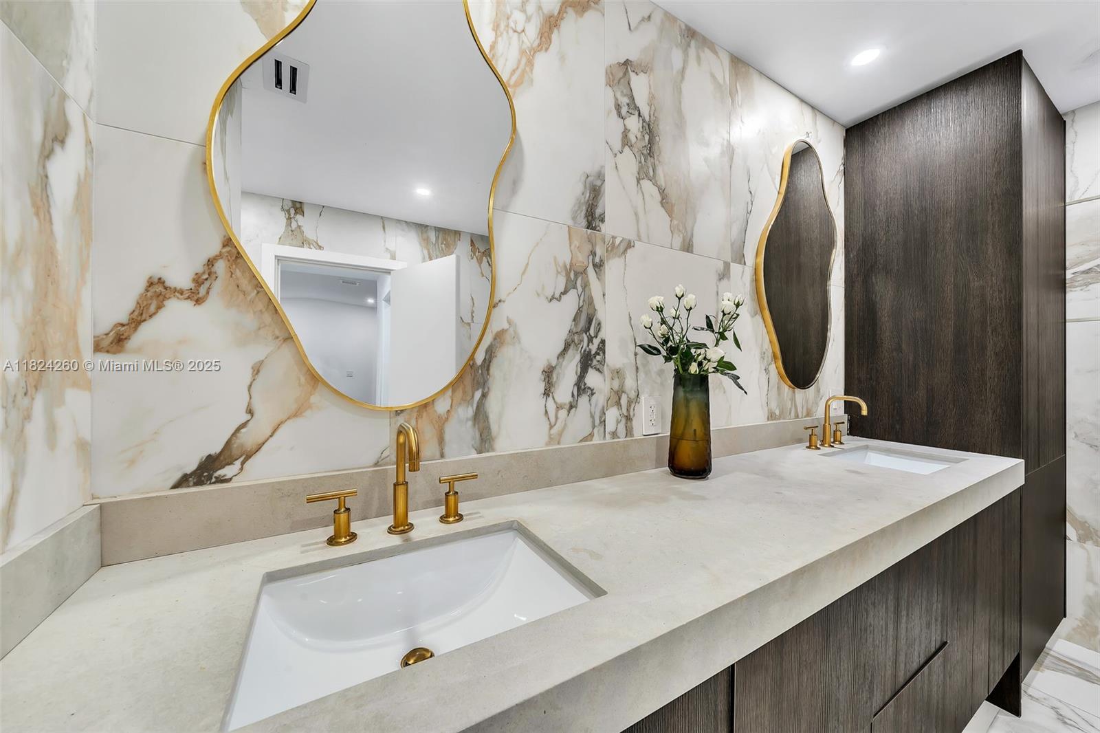 OAK POINT - Residential