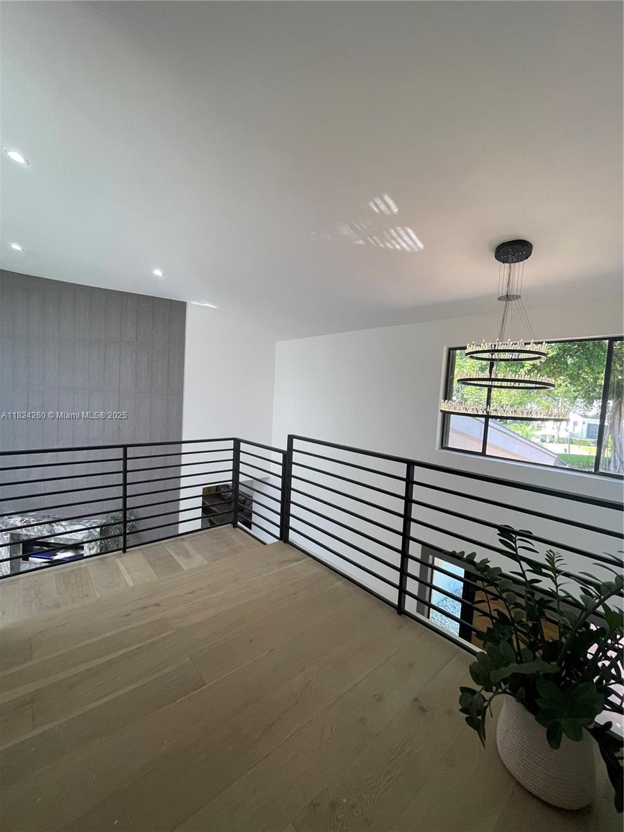 OAK POINT - Residential
