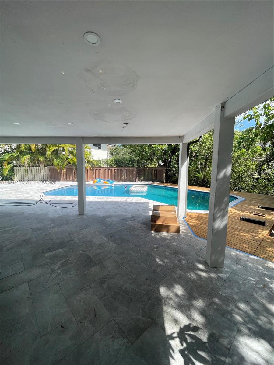 OAK POINT - Residential