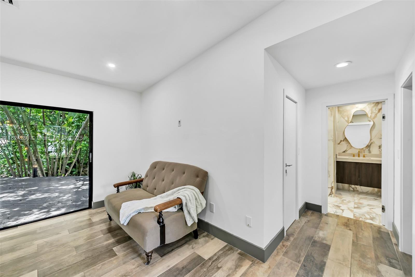 OAK POINT - Residential