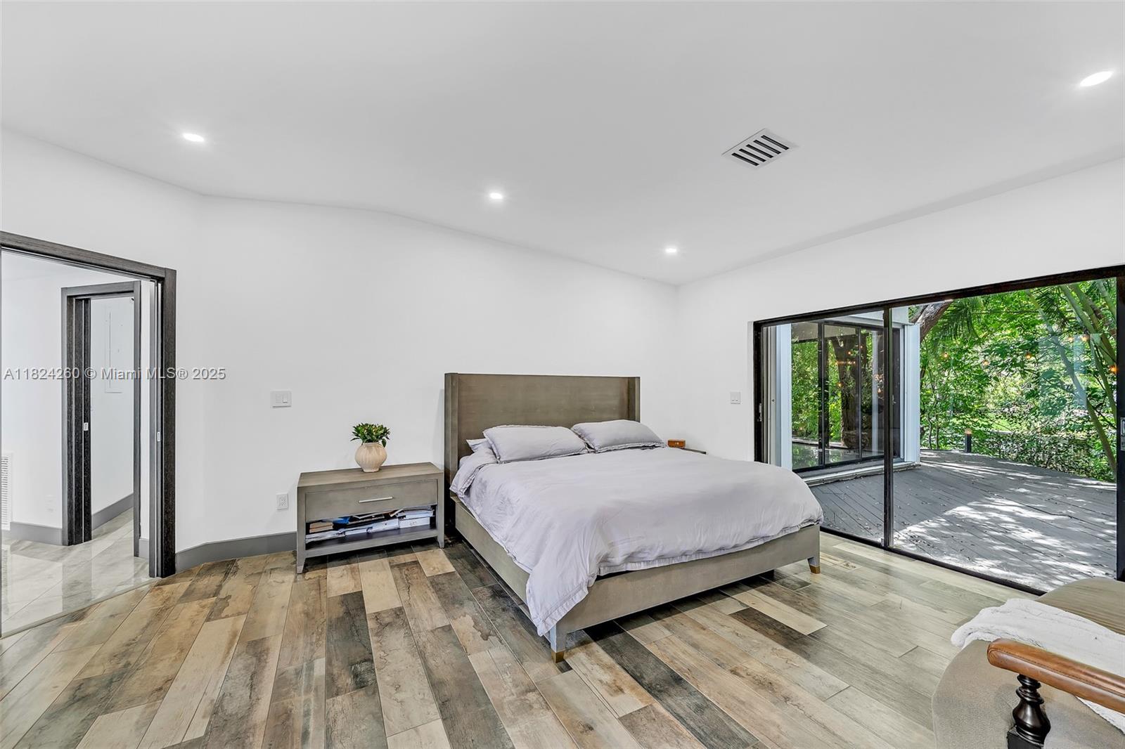OAK POINT - Residential