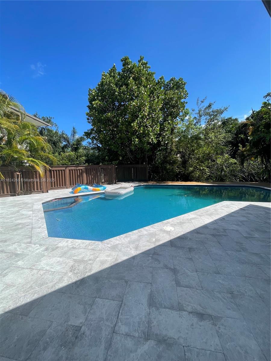 OAK POINT - Residential