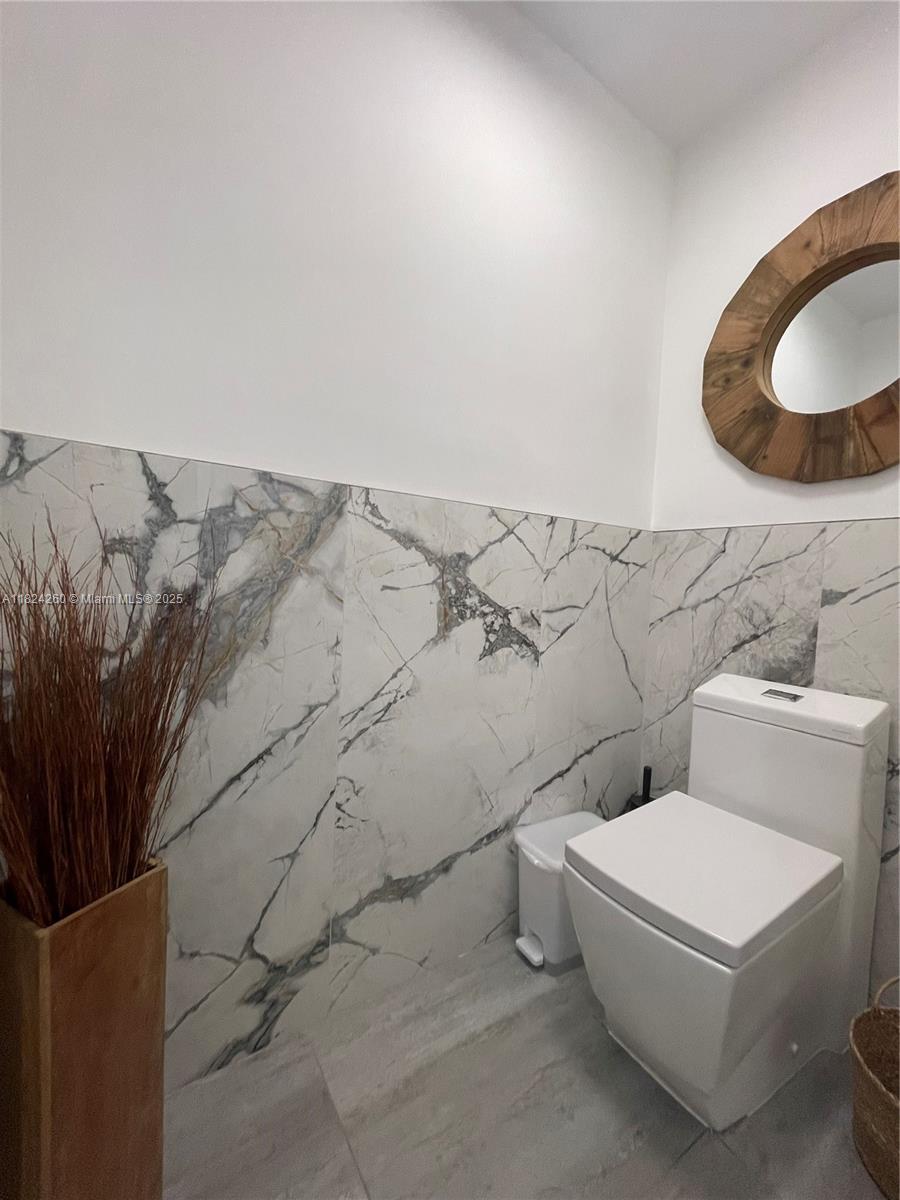 OAK POINT - Residential