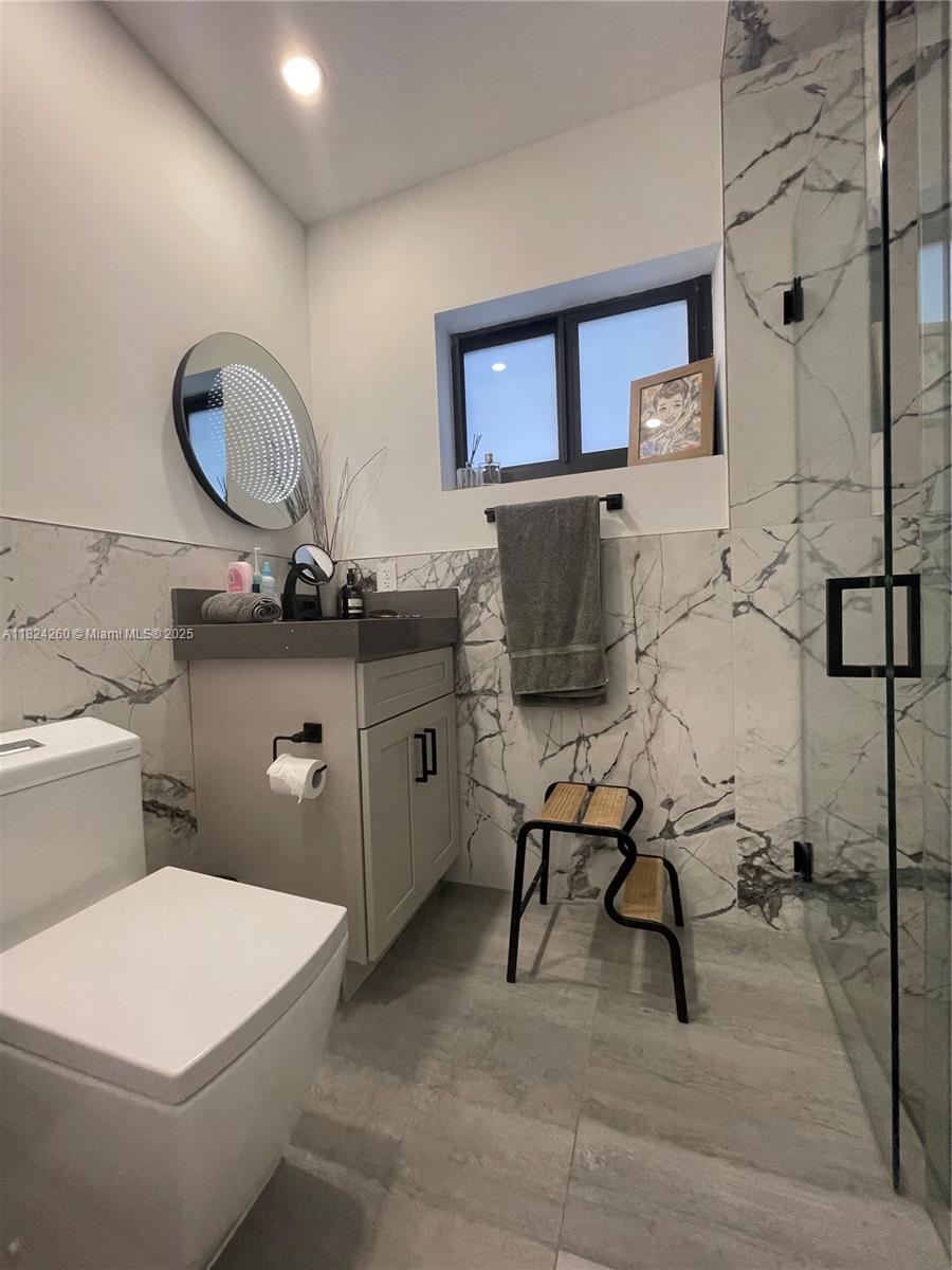OAK POINT - Residential