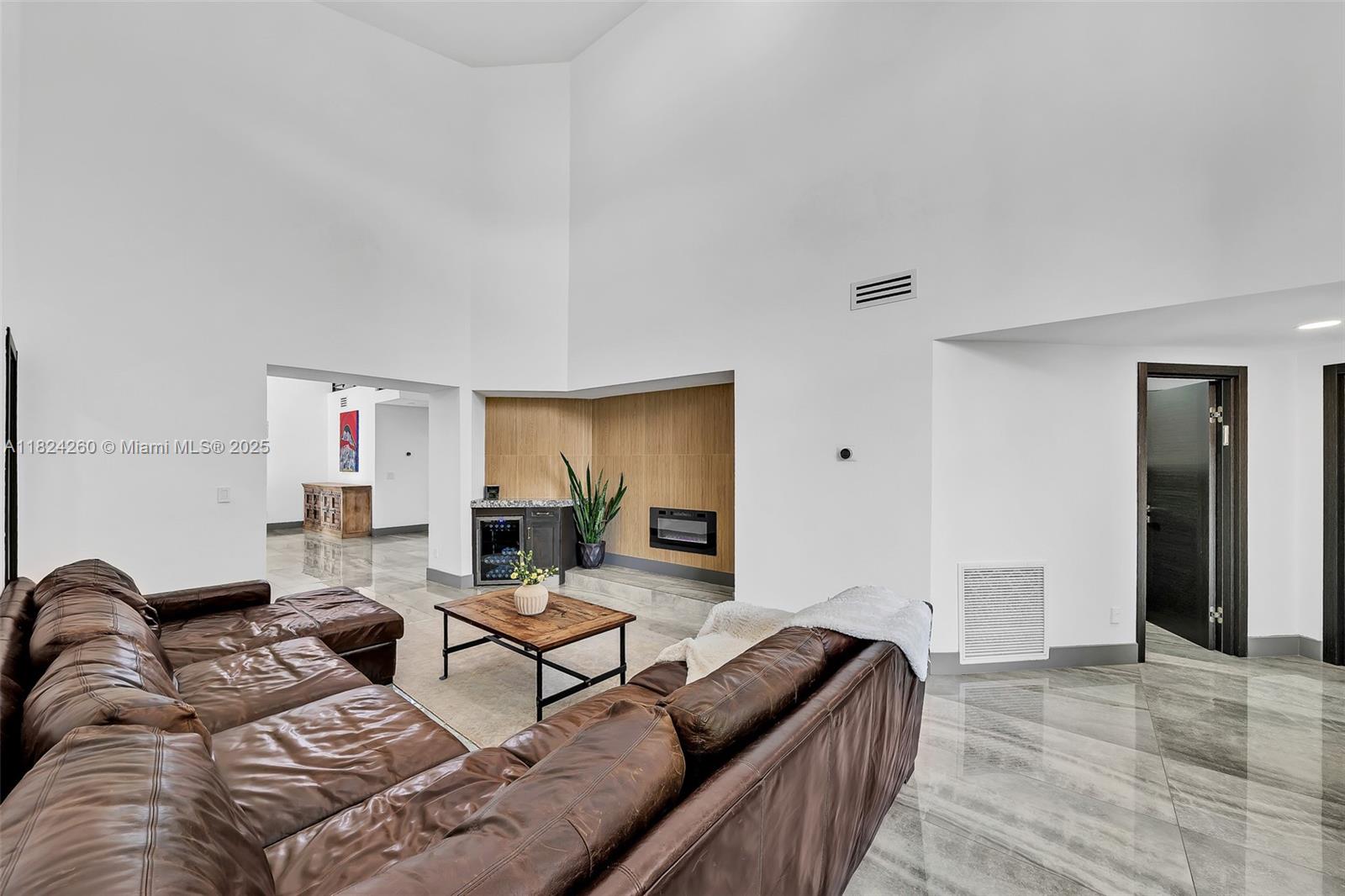 OAK POINT - Residential