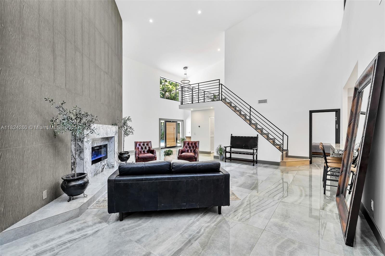 OAK POINT - Residential