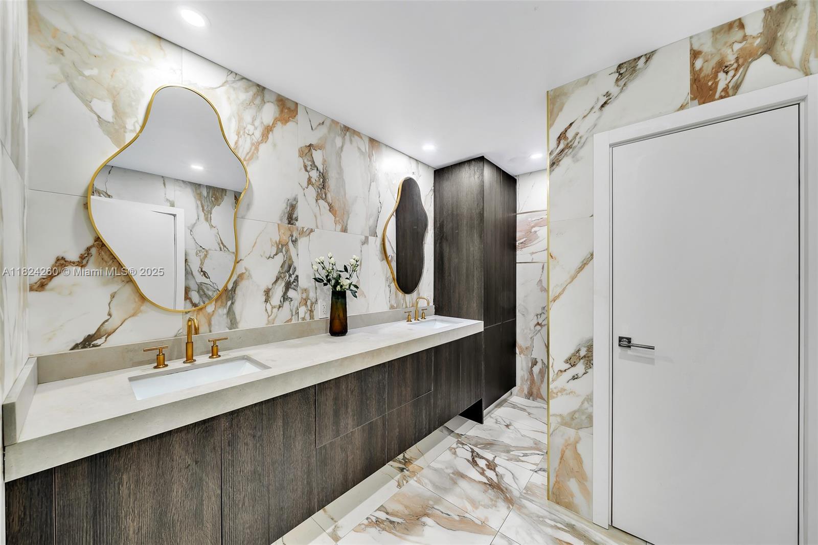 OAK POINT - Residential