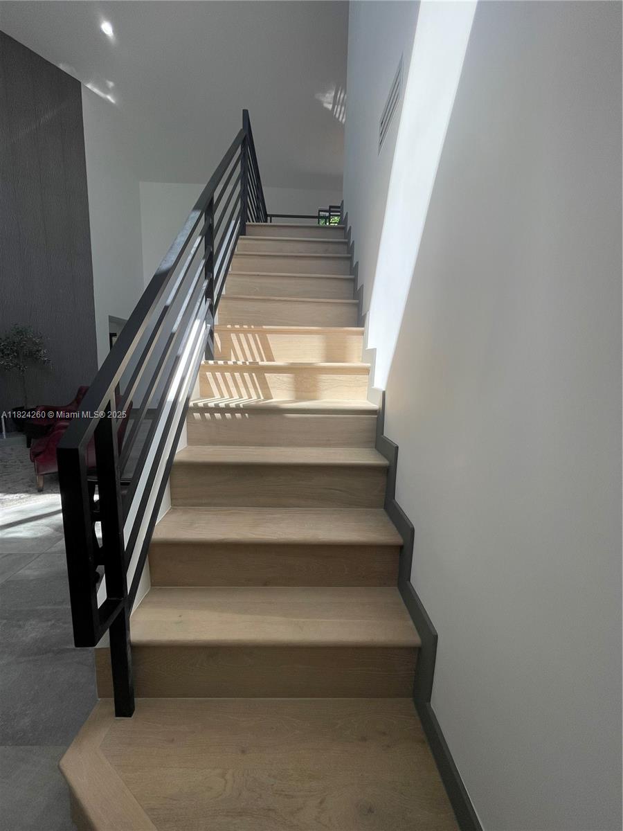 OAK POINT - Residential