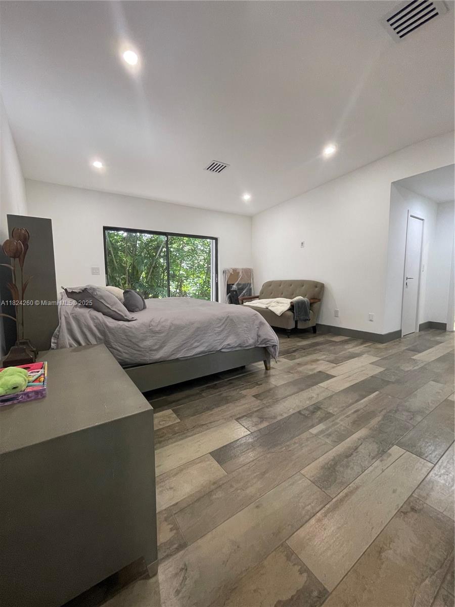 OAK POINT - Residential
