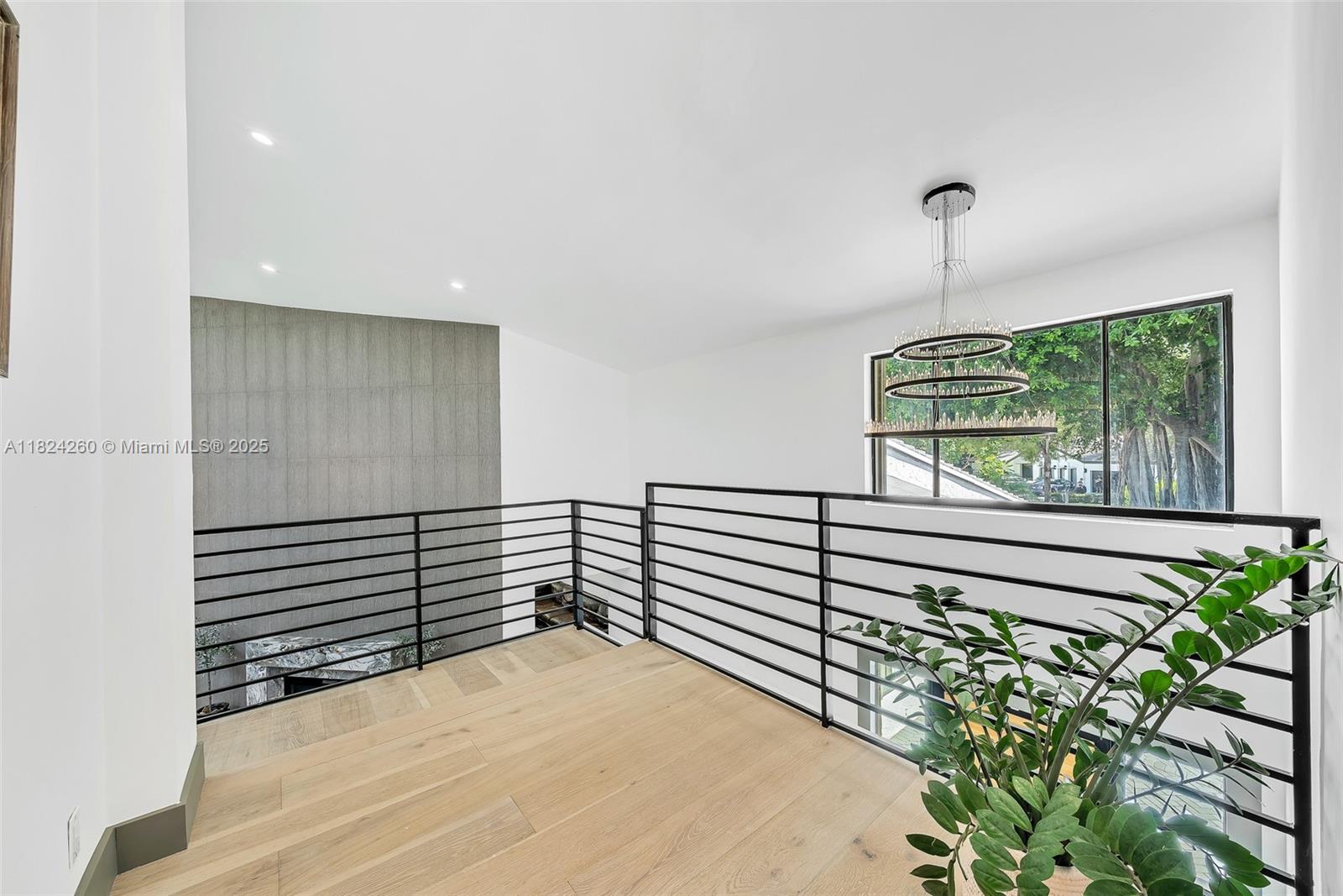 OAK POINT - Residential