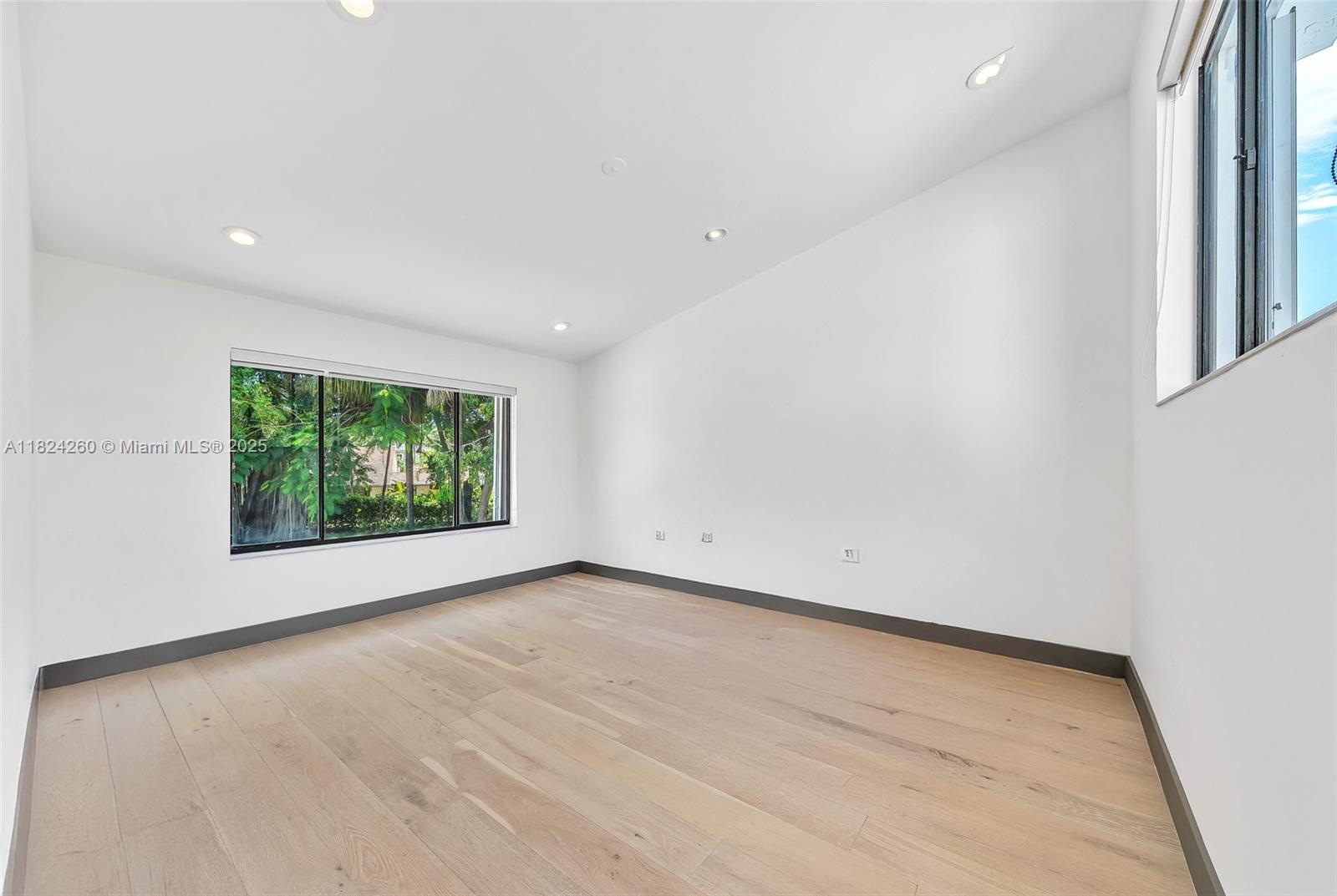 OAK POINT - Residential