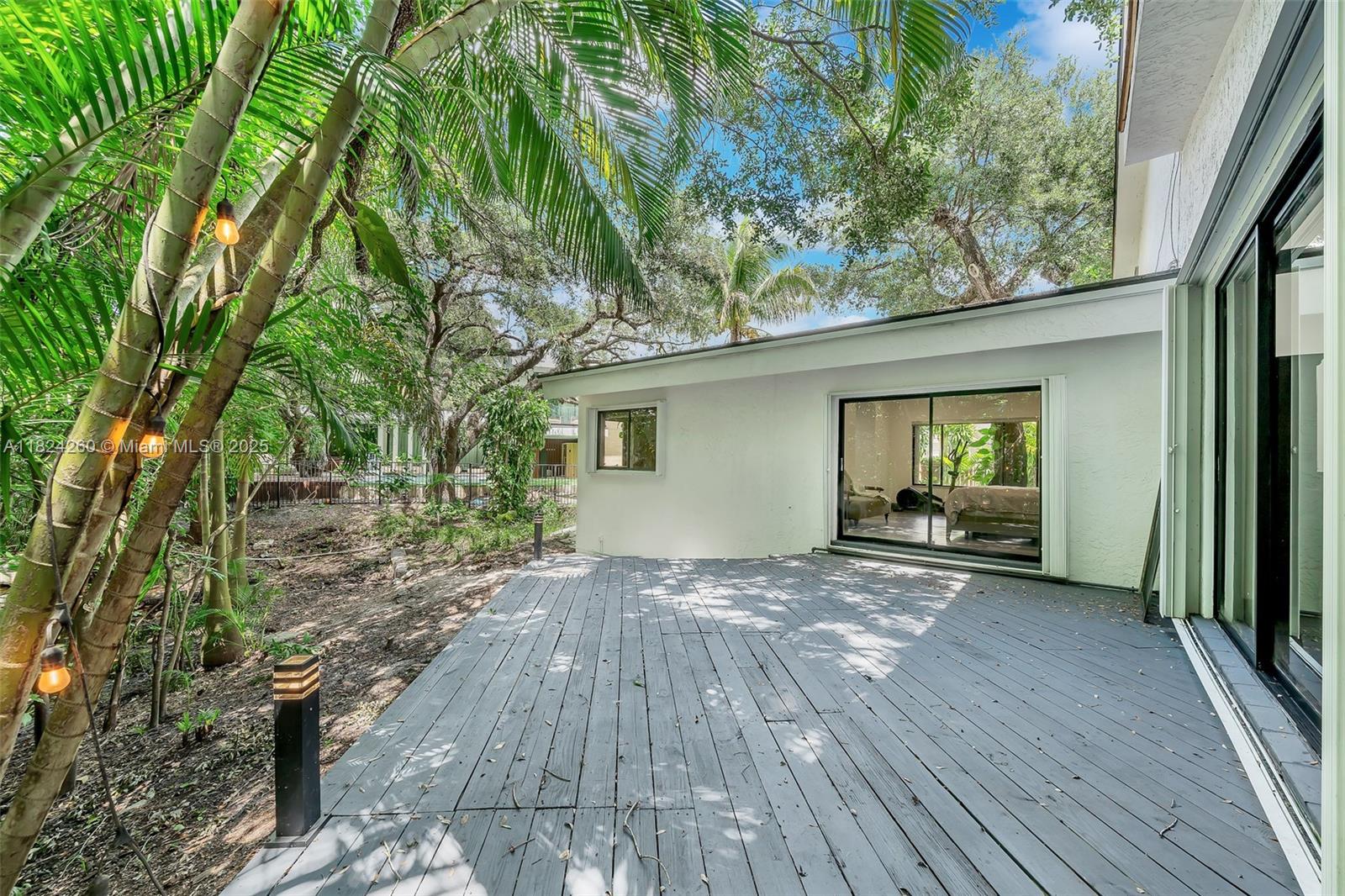 OAK POINT - Residential