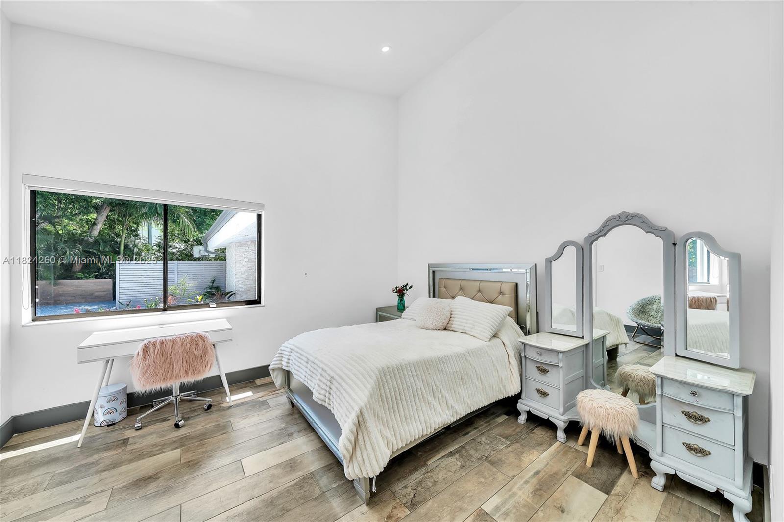 OAK POINT - Residential
