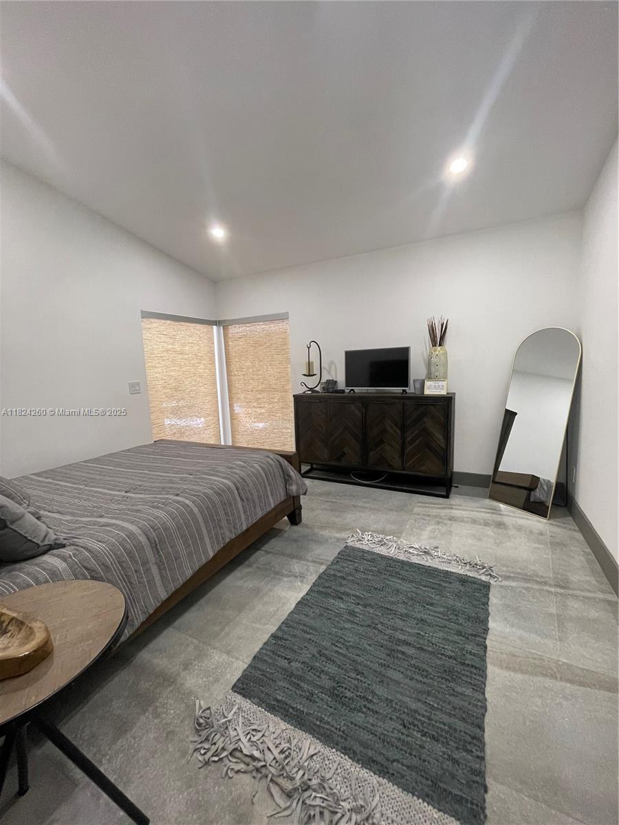 OAK POINT - Residential
