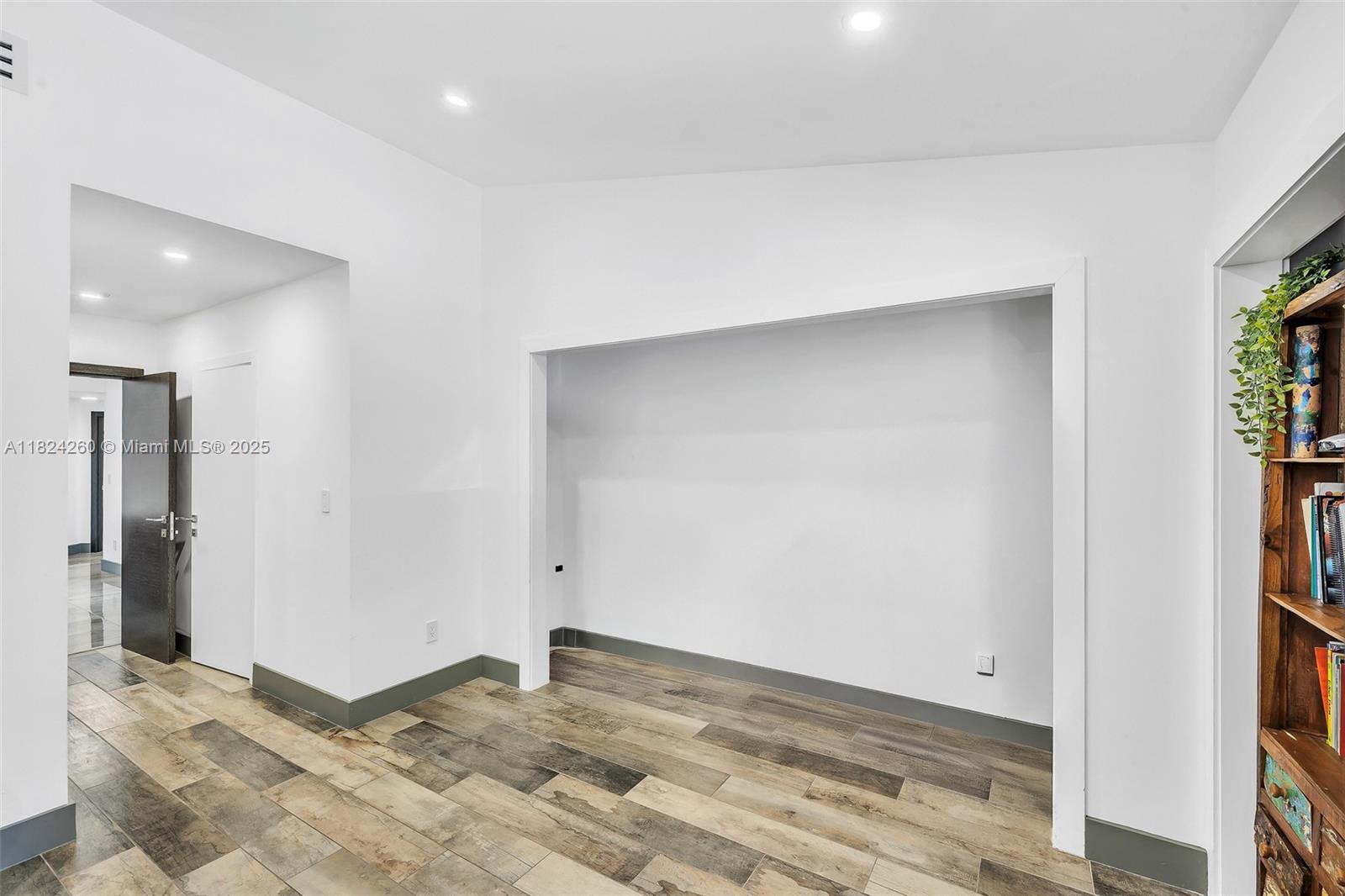 OAK POINT - Residential