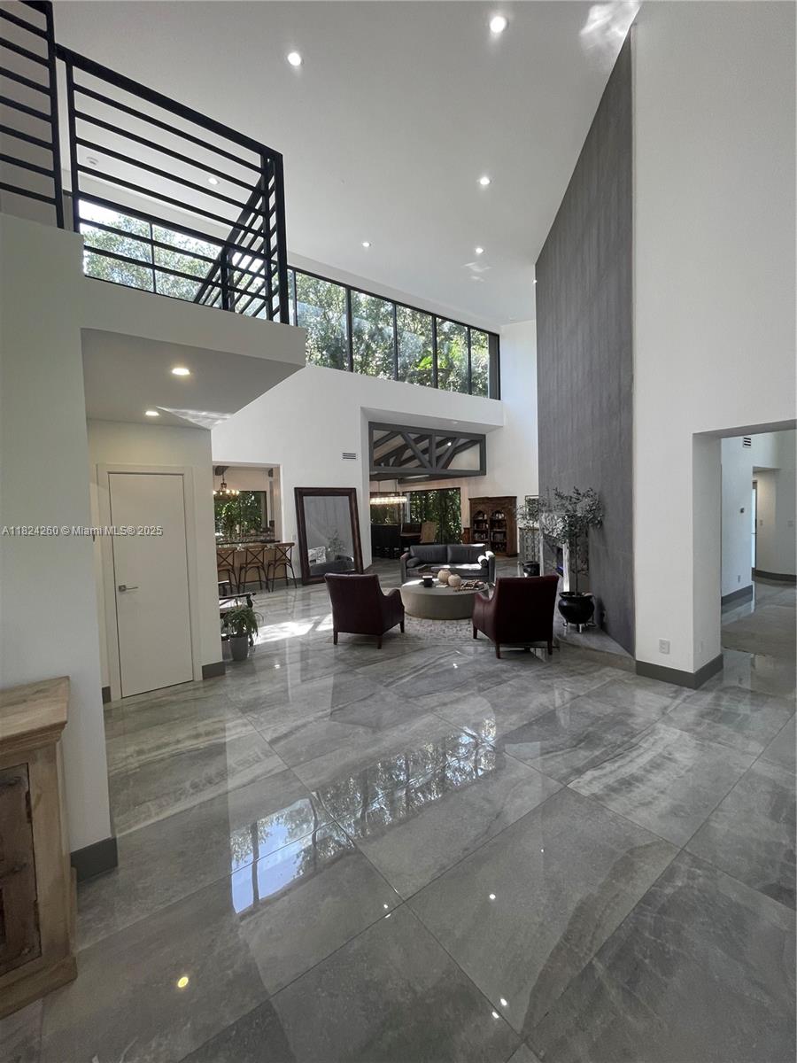 OAK POINT - Residential