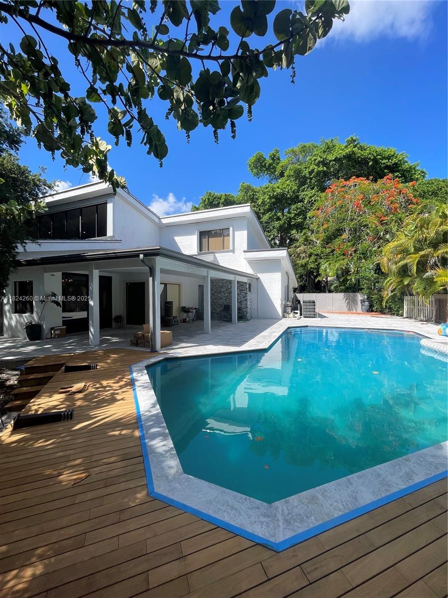 OAK POINT - Residential