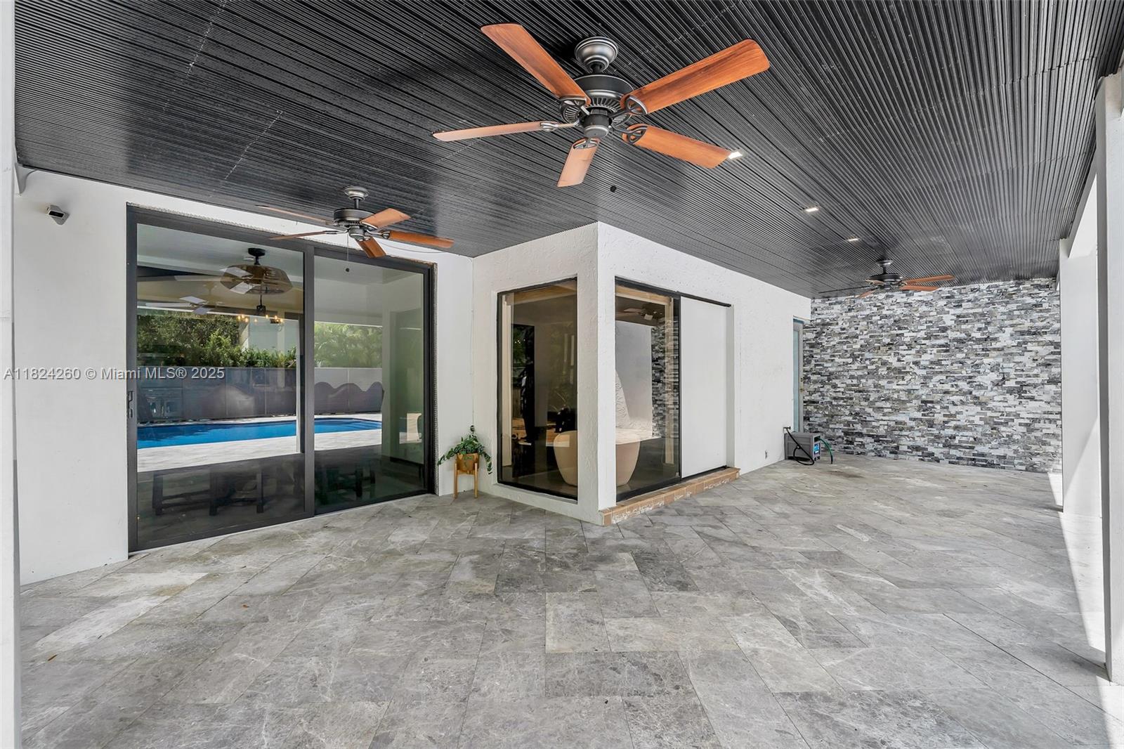 OAK POINT - Residential